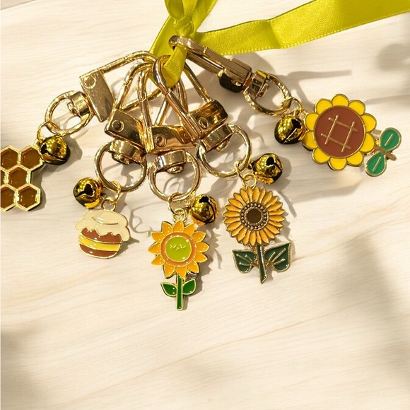 Pet Collar Charms Bumble Bee & Sunflower Enamel Charm Set with Lobster Clasps - Picture 4 of 7